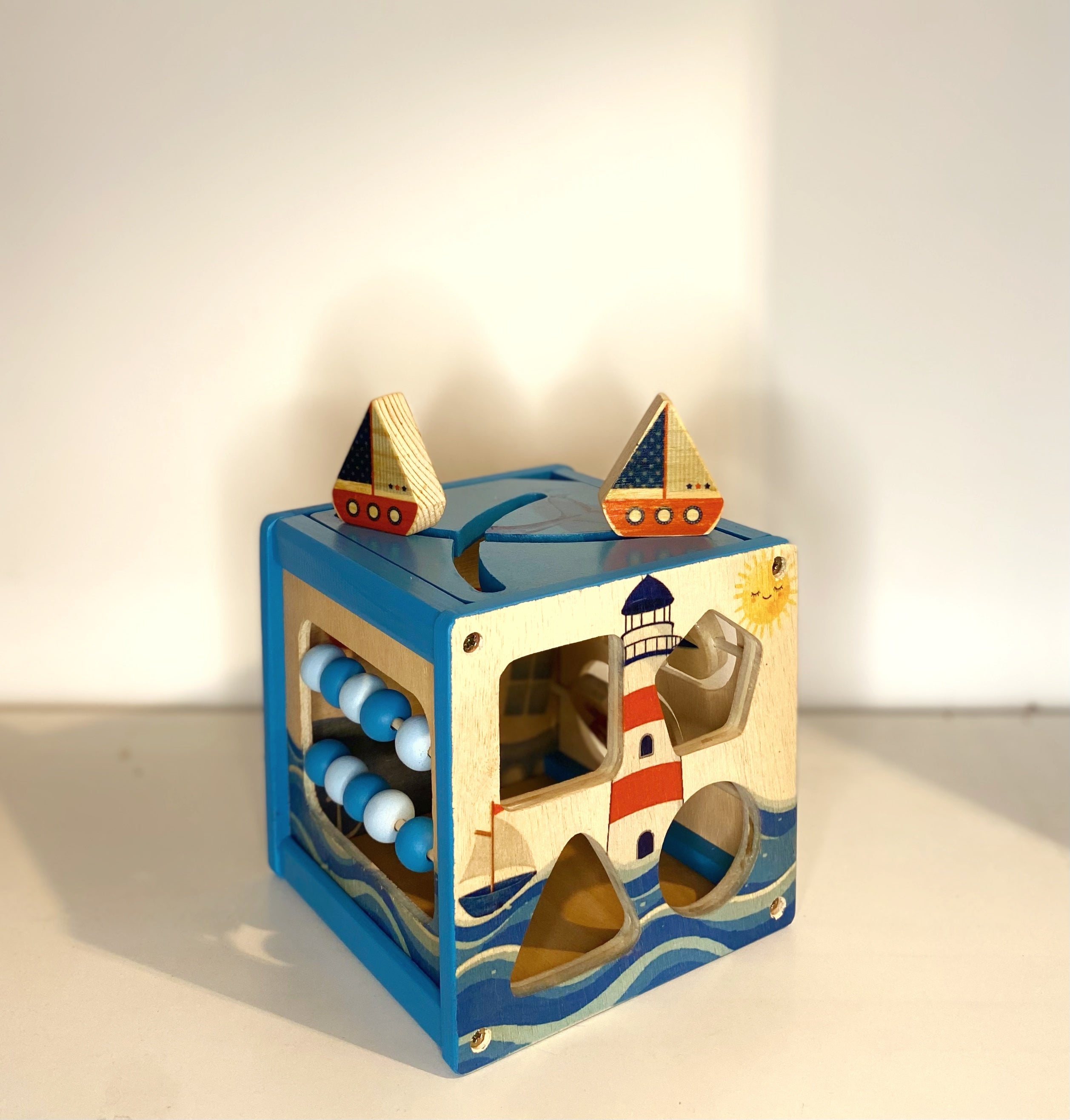 Cubo Sensorial Marino de Madera
